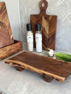 Serveringsbræt med ben - 40cm.