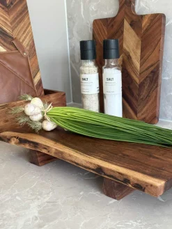 Serveringsbræt med ben - 40cm.