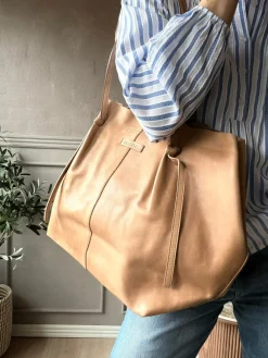 Shopper XL i blød skindkvalitet - Sand