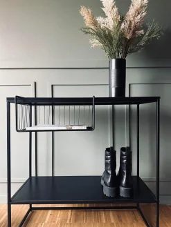 Simpel hyldekurv - Sort Metal