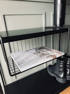 Simpel hyldekurv - Sort Metal