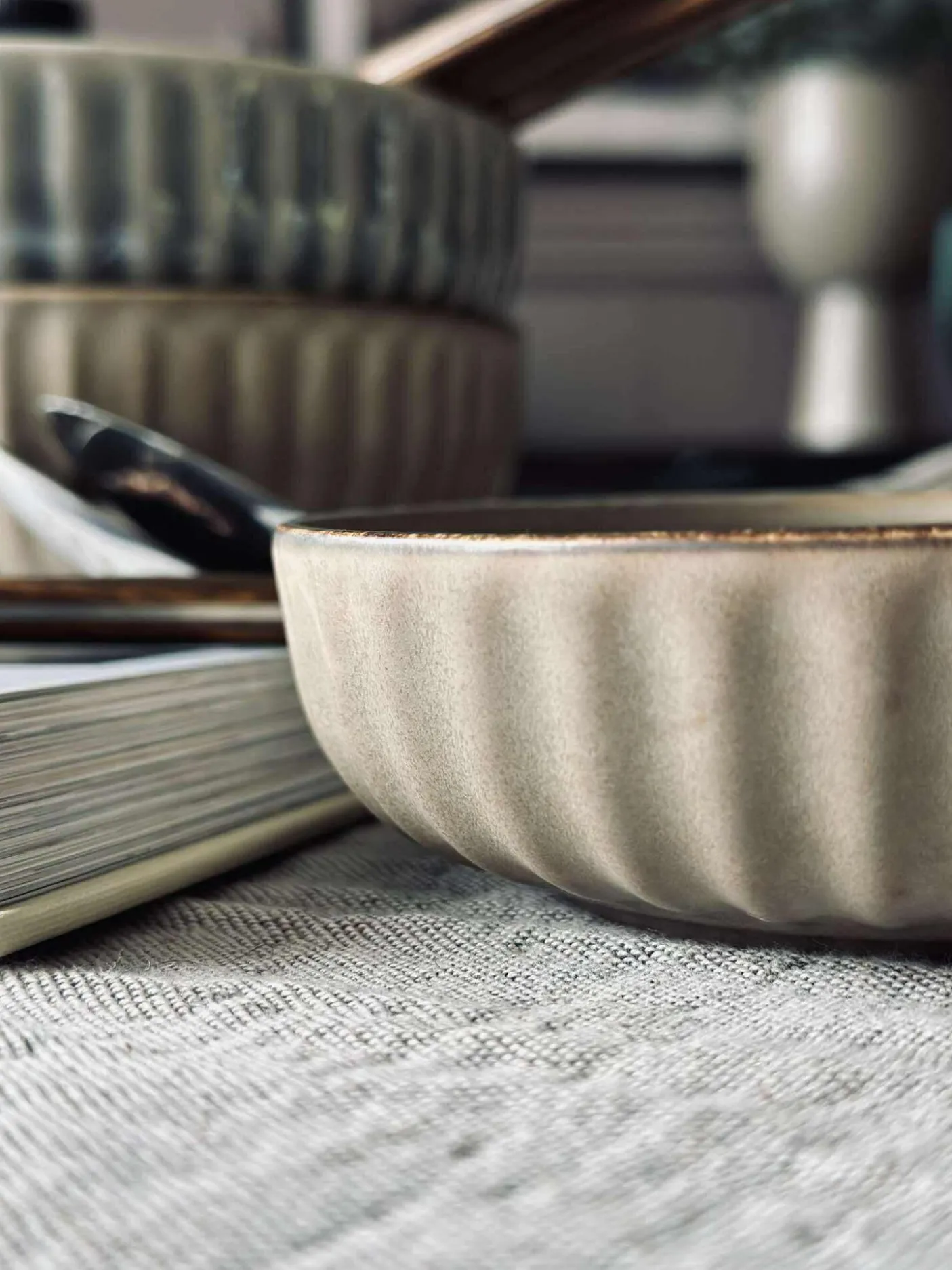 Skål VIGA strib stentøj - Mat brun 12cm