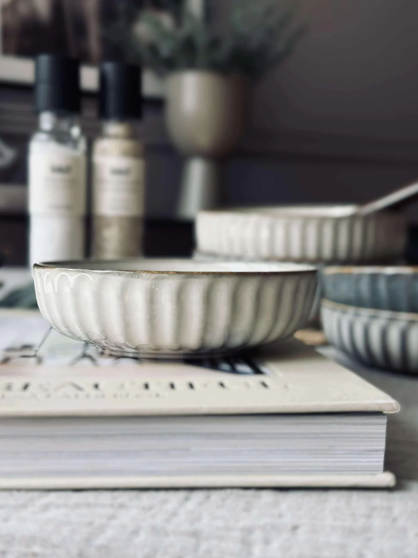 Skål VIGA strib stentøj - Sand flere størrelser