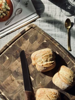 Skærebræt med saftrille