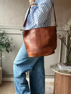 Skuldertaske Nomi walnut