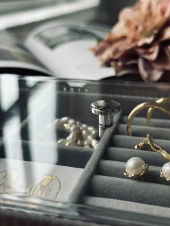 Smykke opbevaring med låg