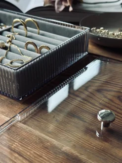 Smykke opbevaring med låg