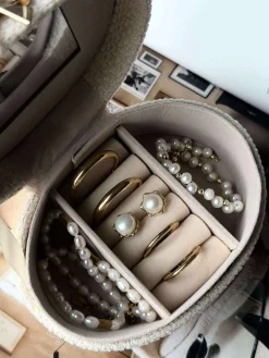 Smykkeskrin med sløjfe