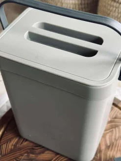 Spand med låg og ophæng