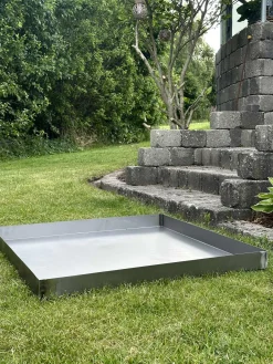 Spejlbassin Square - Rust