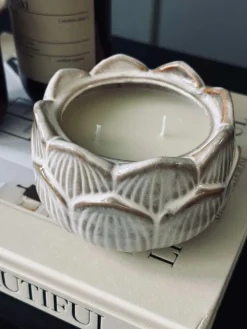 Stearinlys Lotus - Beige cotton