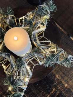 Stjerne med LED lys og gran - 40cm