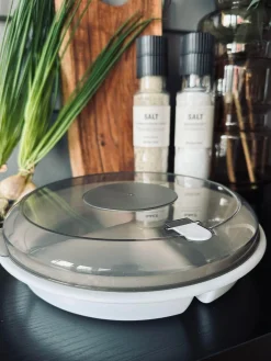 Tallerken med opdeling og låg - Godkendt til mikroovn