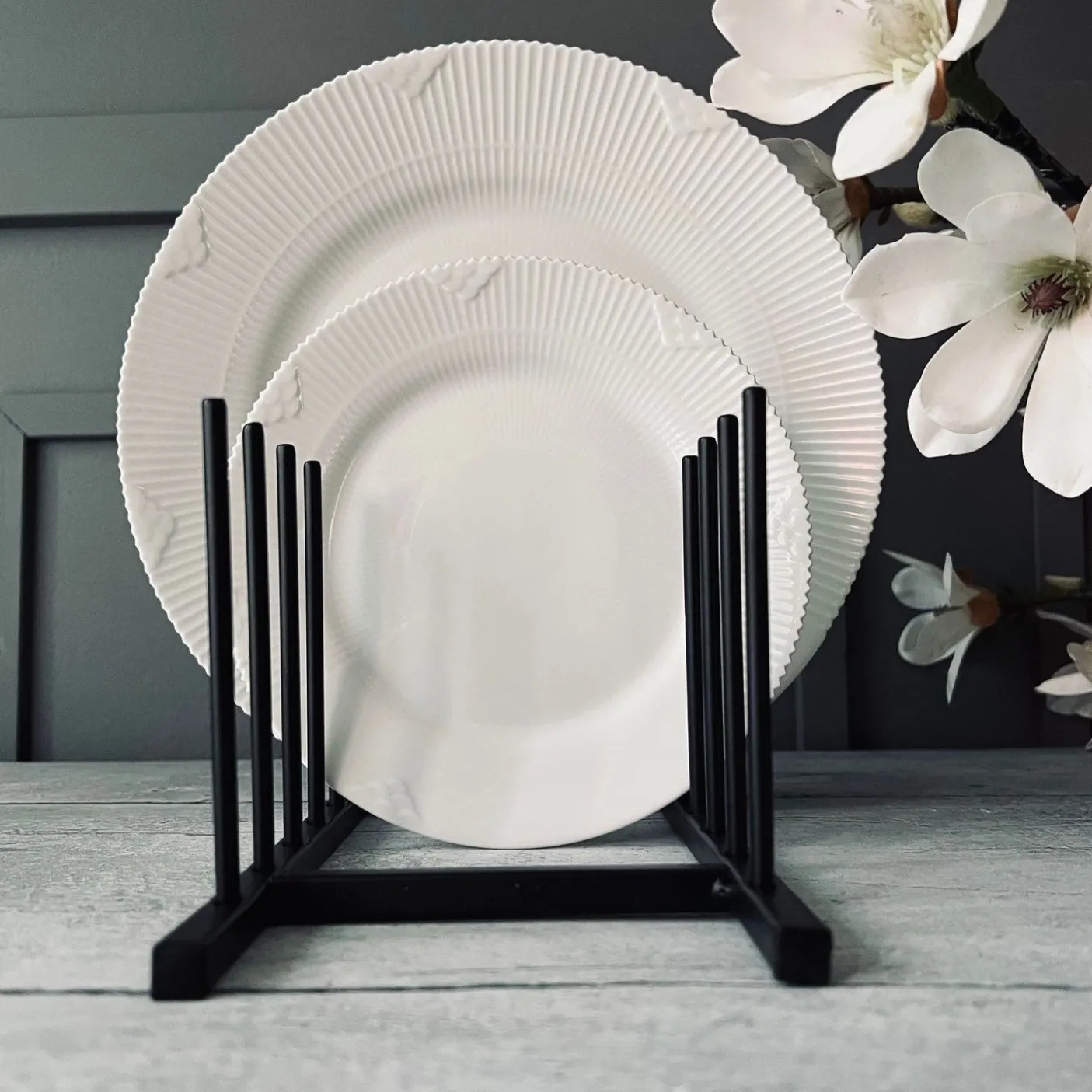 Tallerken stativ i sort metal - 8 tallerkner