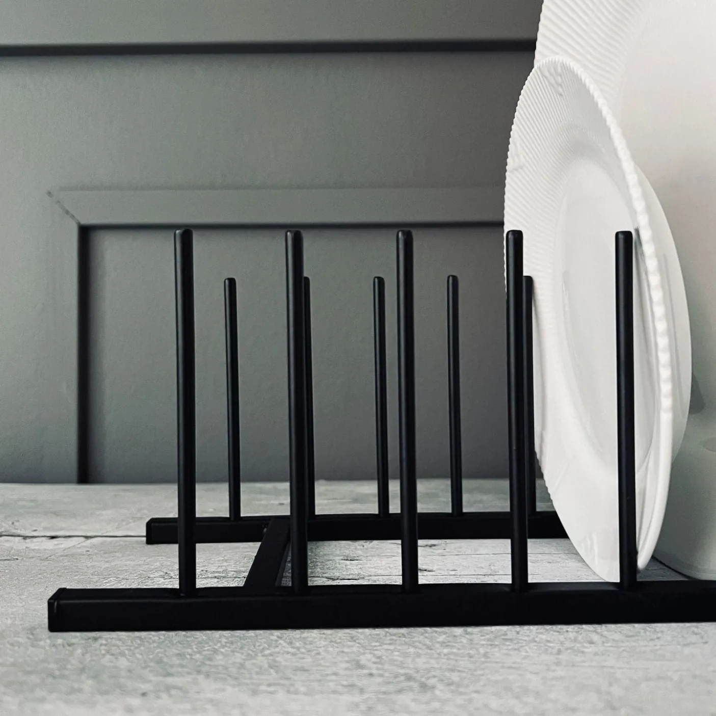 Tallerken stativ i sort metal - 8 tallerkner