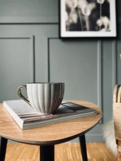 Tekop med guld hank – Beige