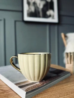 Tekop med guld hank – Gul