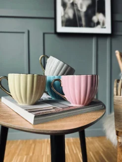 Tekop med guld hank – Gul