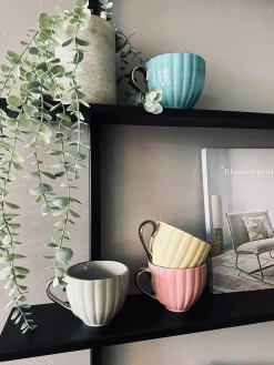 Tekop med guld hank – Gul