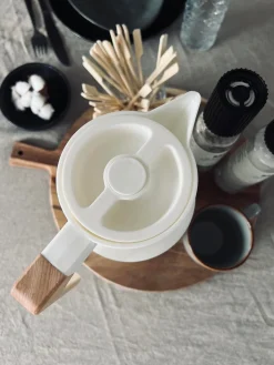 Termokande - Hvid med træhåndtag