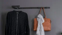 Tøjstativ i sort jern