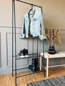 Tøjstativ med 2 hylder - Sort metal