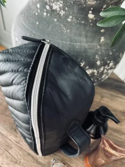 Toilettaske VIAMAJA - Black leather