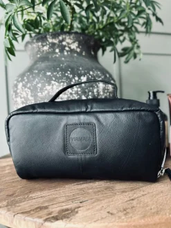Toilettaske VIAMAJA - Black leather