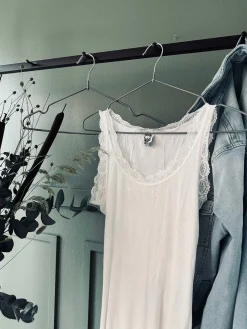 Top med blonde – Daily white