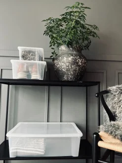 Transparent kasse med låg