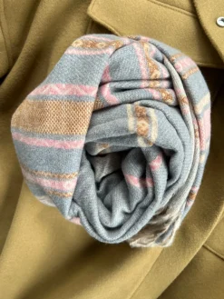 Tørklæde Sasha - Stone Strib