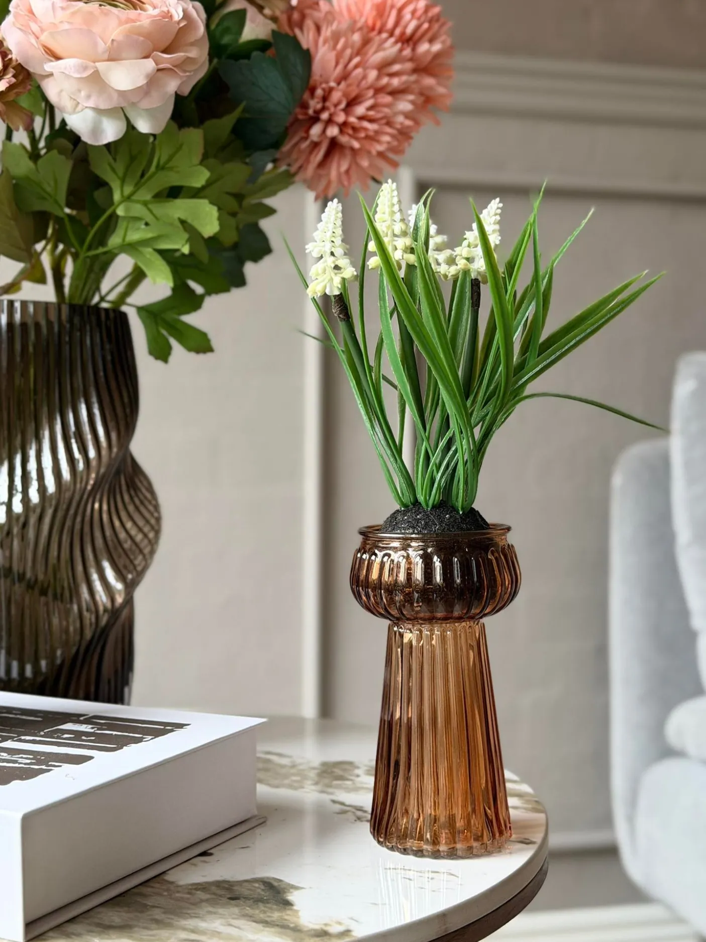 Vase brown
