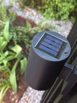 Væglampe med solceller