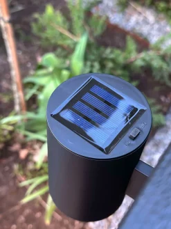 Væglampe med solceller