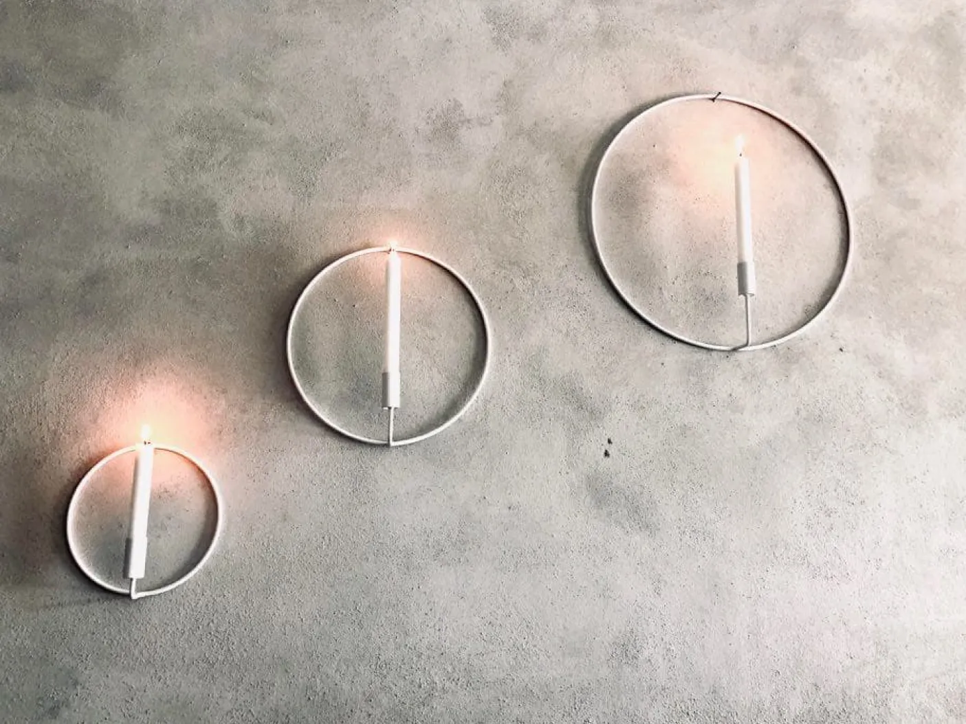 VIAMAJA Cirkel stage – Hvid – Ø 30 cm