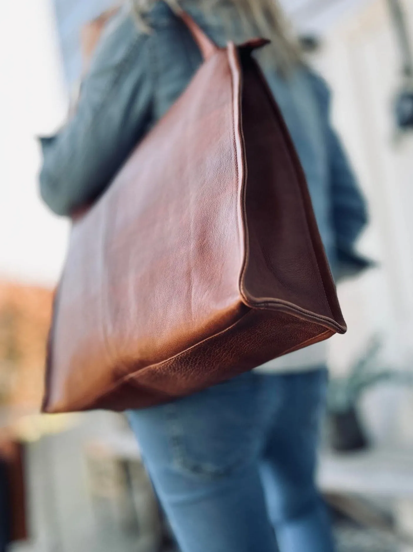 Work / Shopper - Lisa Walnut