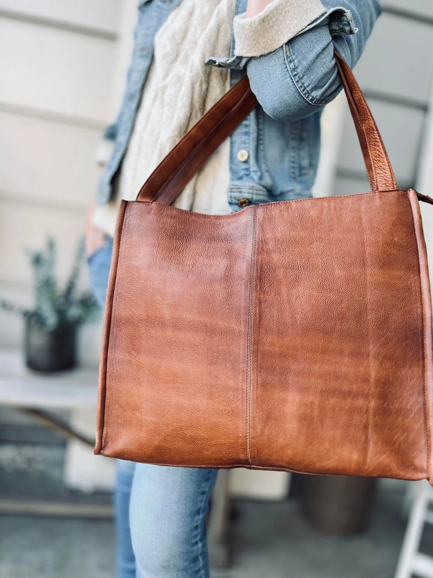 Work / Shopper - Lisa Walnut