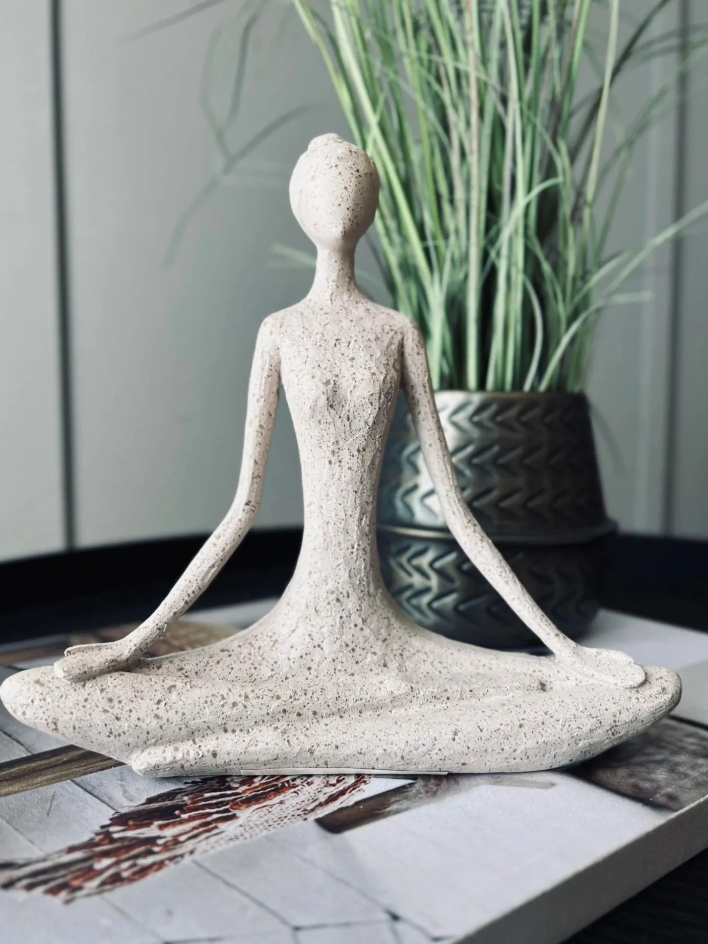 YOGA - White Lady No.4