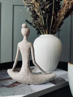 YOGA - White Lady No.4